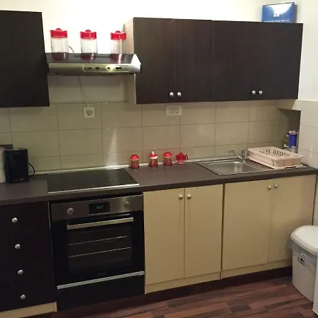 Tiara Apartman Apartment Ika