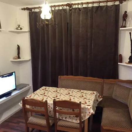 Tiara Apartman Apartment